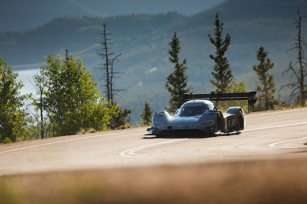 I.D R Pikes Peak bije rekord trasy